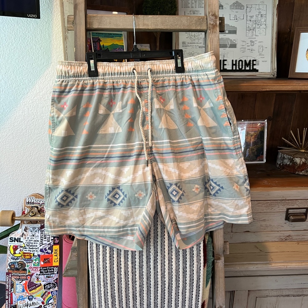 Faherty men’s Aztec swim trunks size XXL